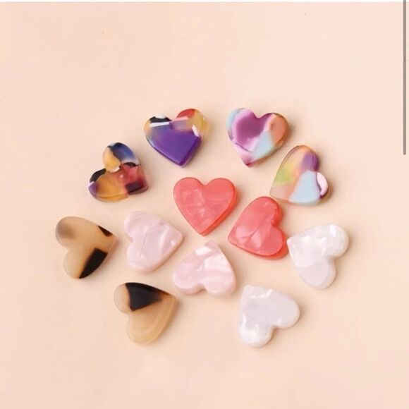 Set of 6 Acrylic Heart Stud Earring NWT - Picture 1 of 4